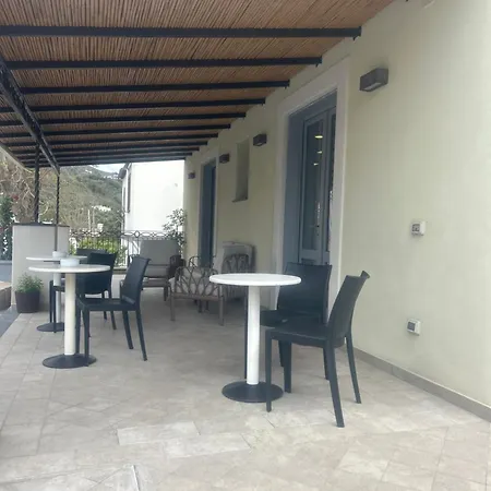 Eolia فندق مبيت وإفطار