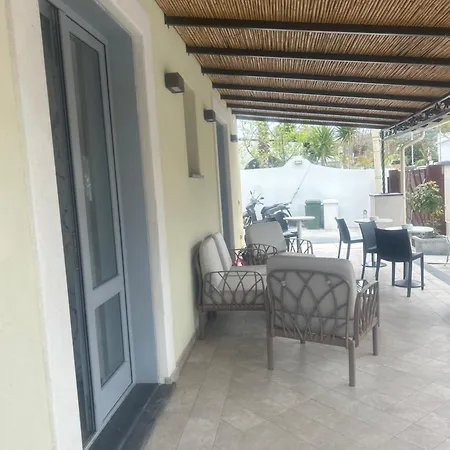 Eolia Bed & Breakfast 4*